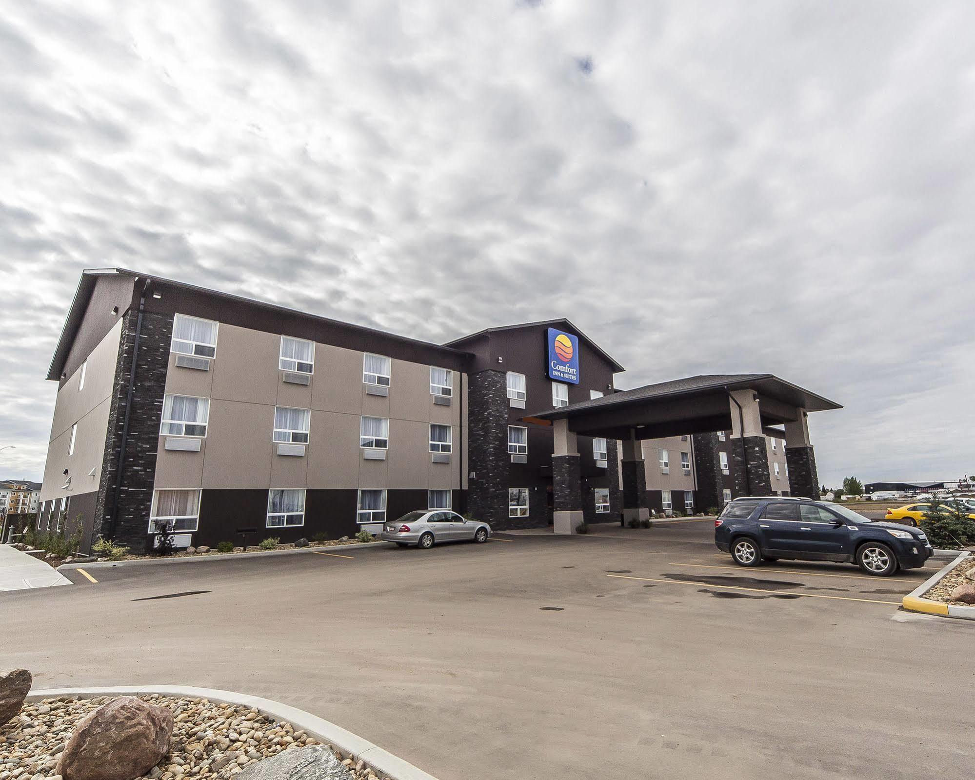 Comfort Inn & Suites Bonnyville Exterior foto
